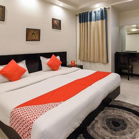 Oyo Flagship 18940 Hotel Swathi New Delhi Buitenkant foto