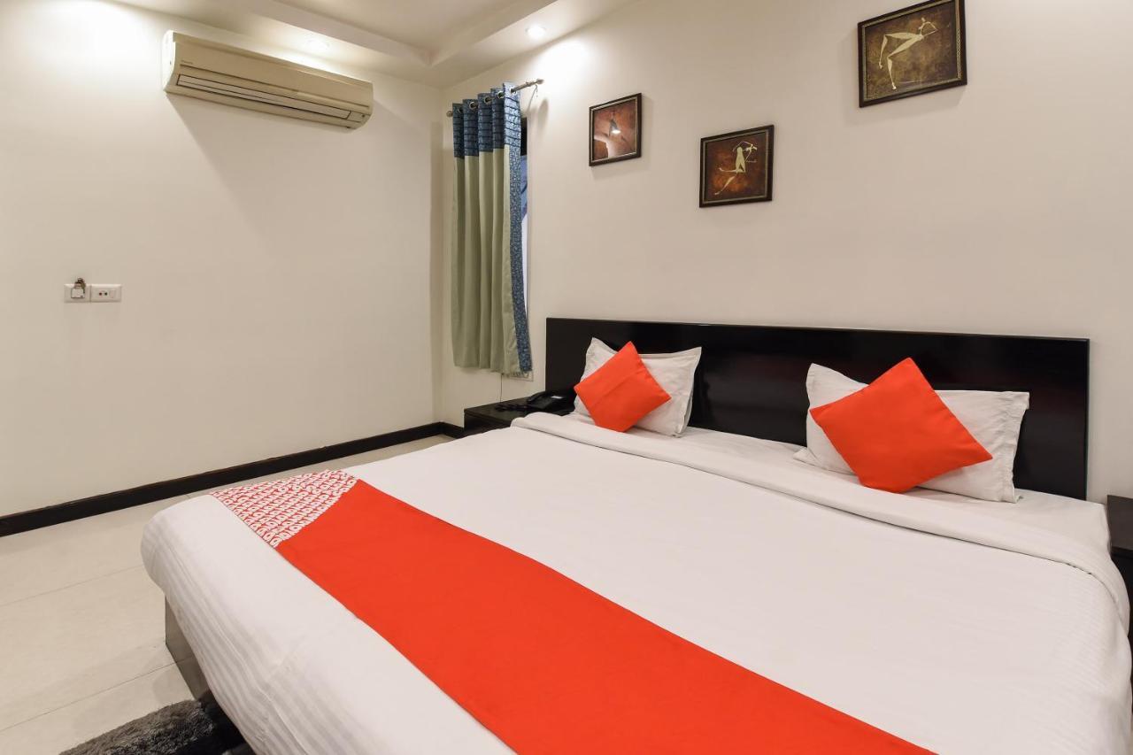 Oyo Flagship 18940 Hotel Swathi New Delhi Buitenkant foto