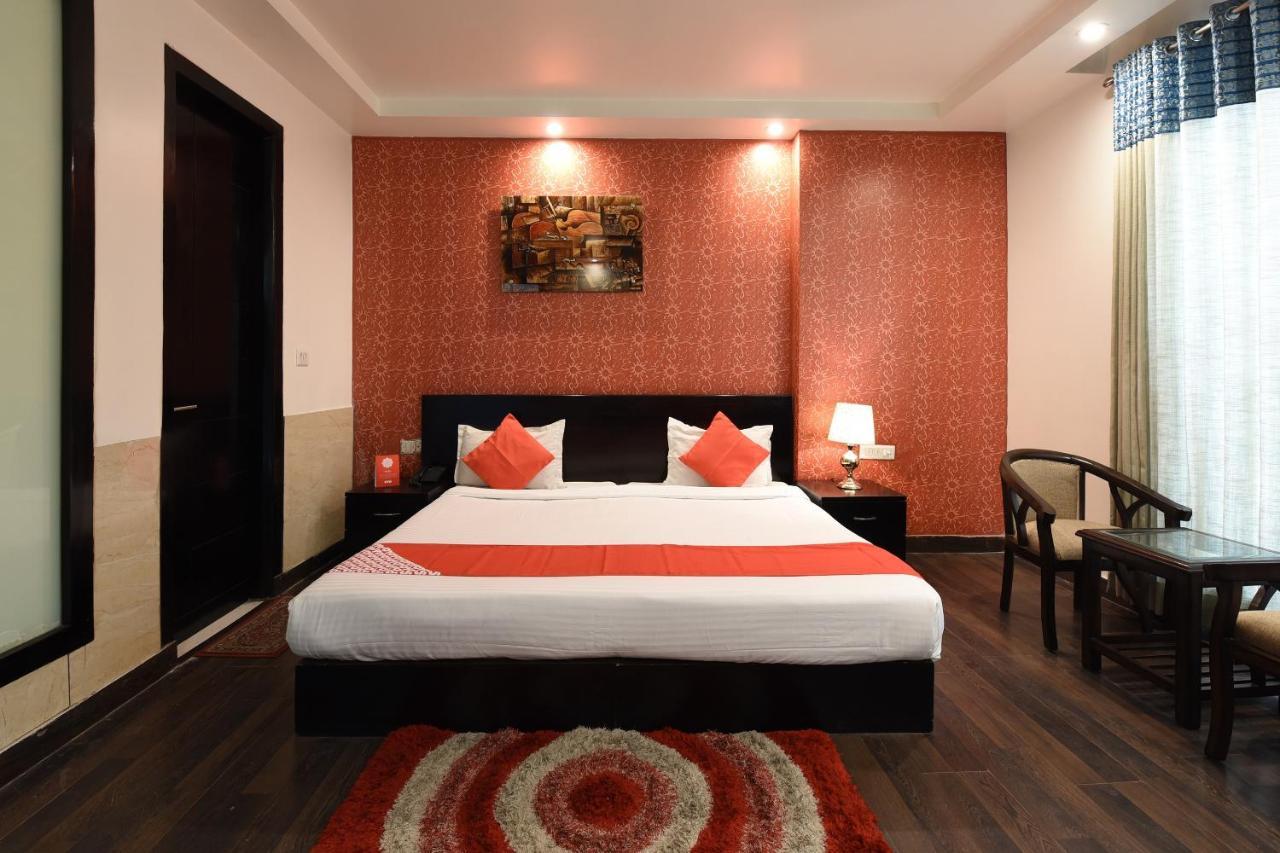 Oyo Flagship 18940 Hotel Swathi New Delhi Buitenkant foto